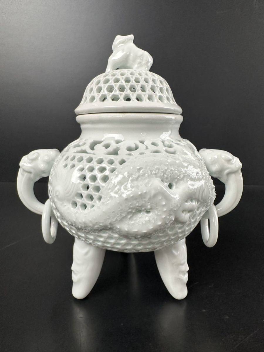 ZR271] 無形文化財 十三代 玉泉作 白磁 龍透彫 香炉 共箱