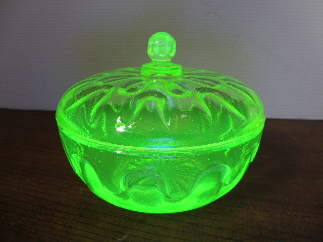 62 ウランガラス 蓋付 菓子入 キャンディーポット / 戦前 容器