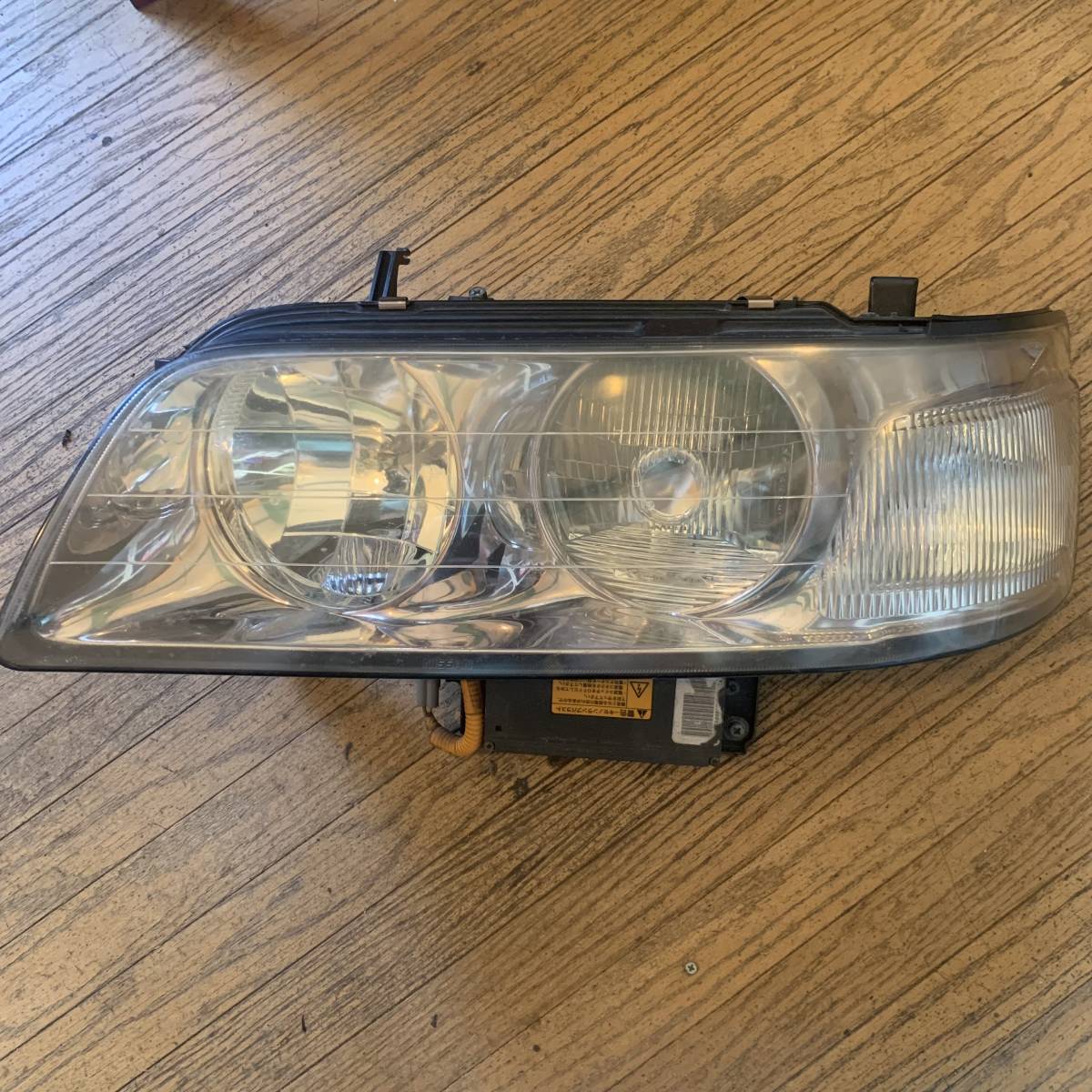 C35 ローレル クラブS 純正HID キセノンランプ ヘッドライト 左側(日産