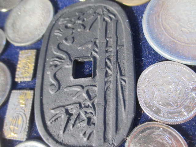 TA6899 額装古銭/絵銭/近代貨幣/色々大量/本物 参考品/約100点(その他)