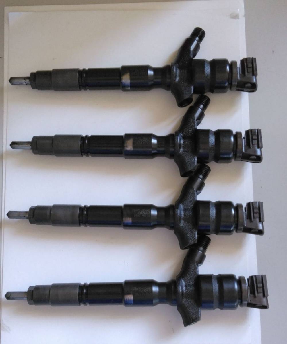 トヨタ ハイエース KDH201 インジェクター 23670-30440 保証付 トヨタ