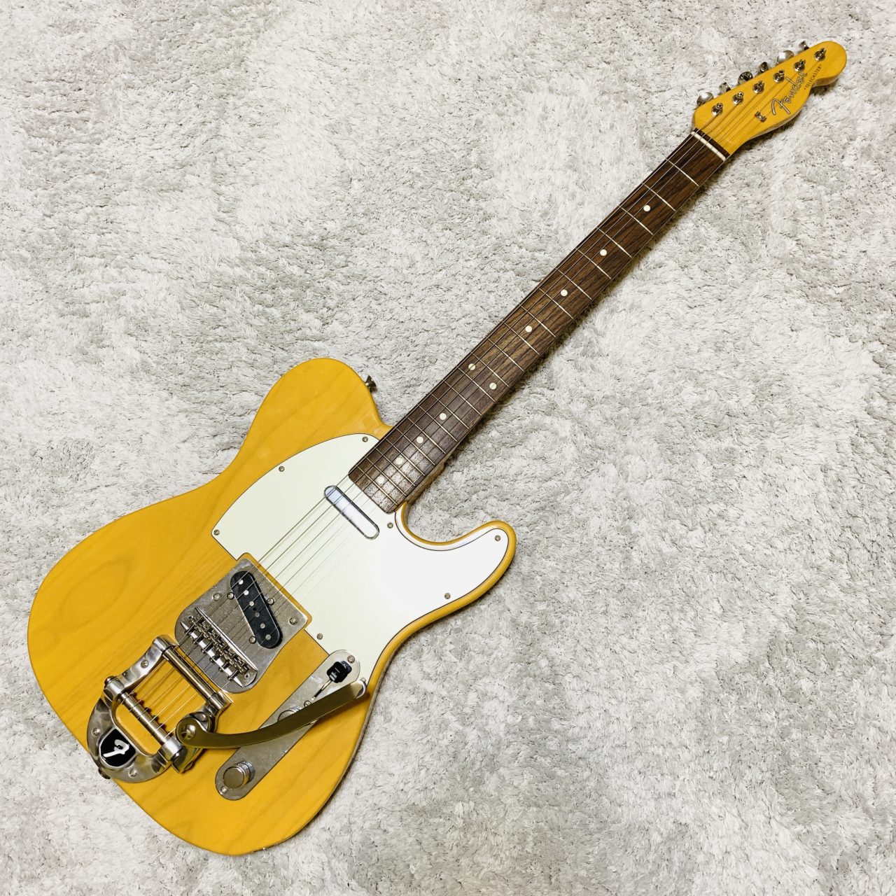テレキャスターカスタムモデル、Bigsby B5トレモロアーム付き