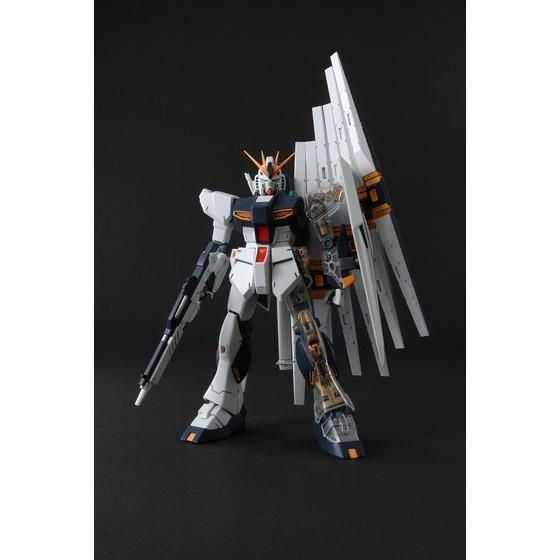 MG 1/100 RX-93 νガンダム(プラスクリア外装)│株式会社BANDAI SPIRITS