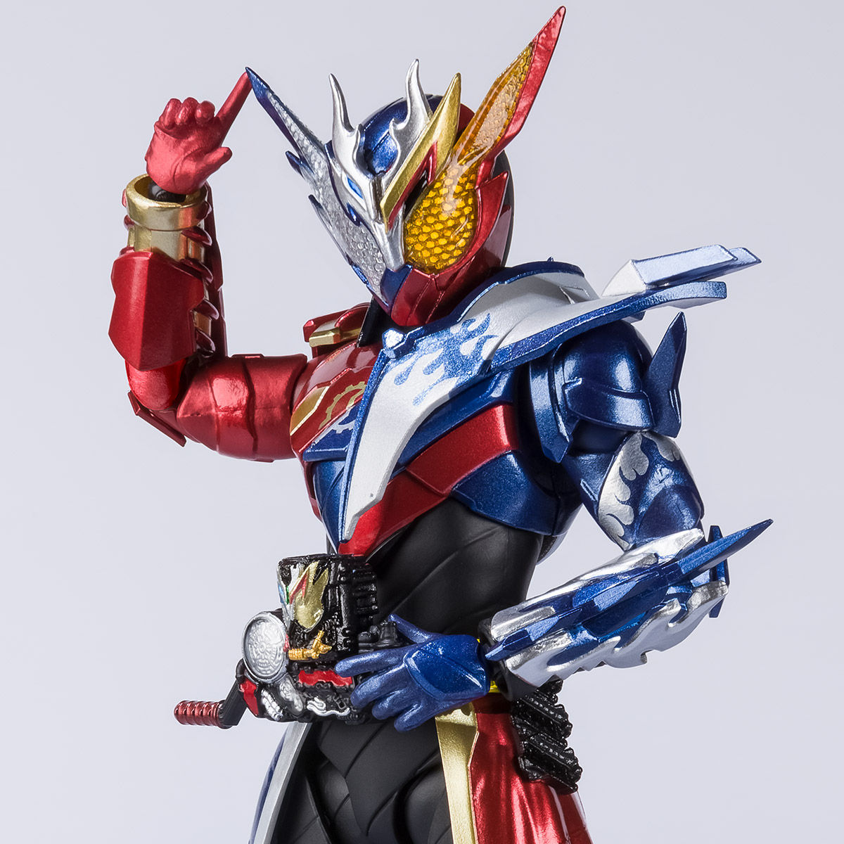 S.H.figuarts仮面ライダービルド 仮面ライダークローズマグマ 未開封