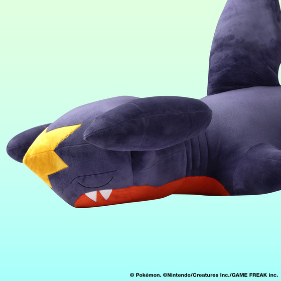 プレミアムバンダイ限定】 大きなガブリアスクッション 等身大