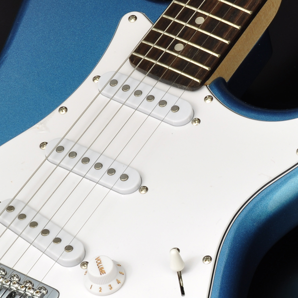 BST-1R/SW (Bacchus / バッカス) エレキギター ストラトタイプ