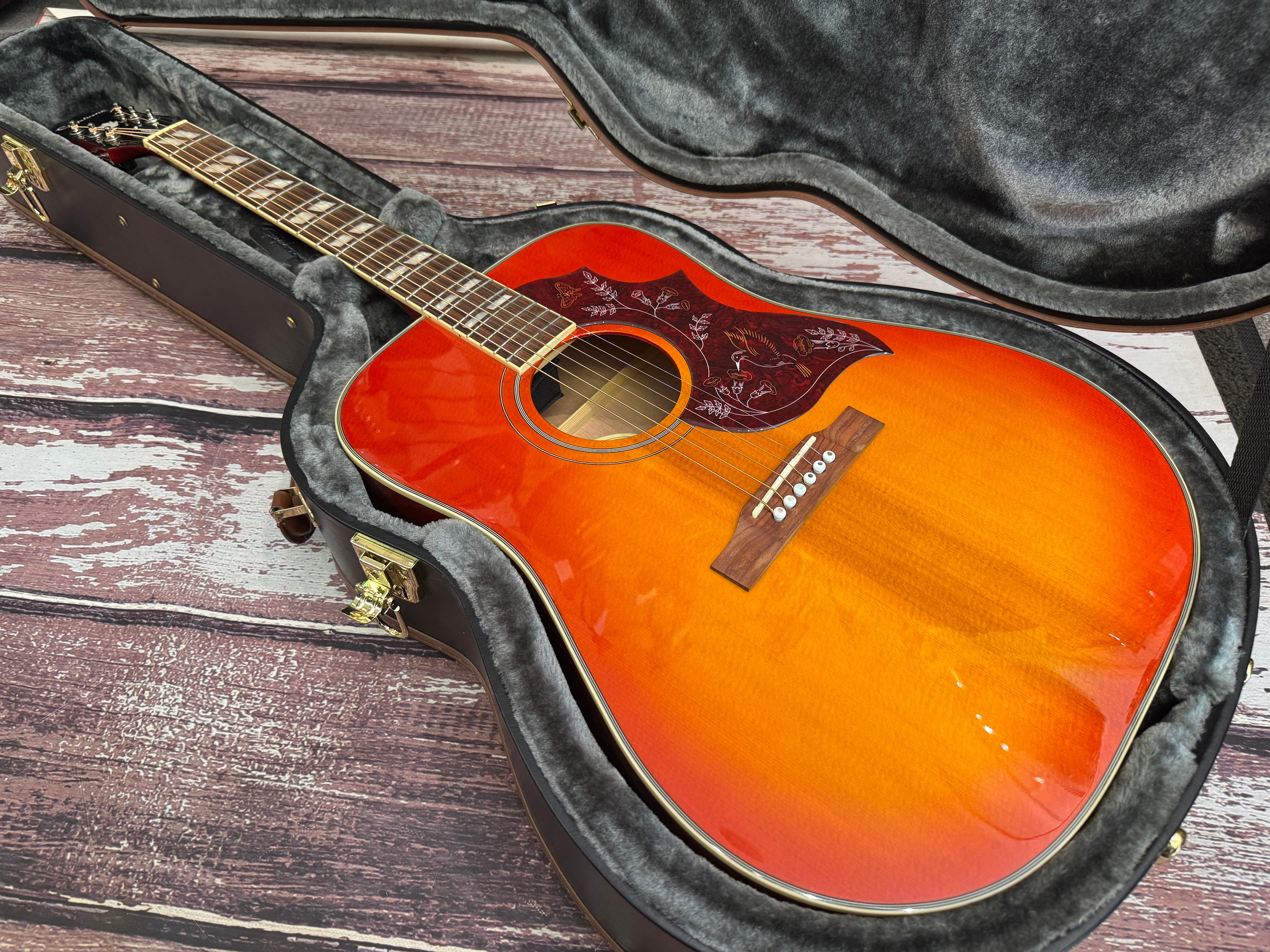 Epiphone Hummingbird Pro & Hard case 2020 – Badlands Guitars Limited