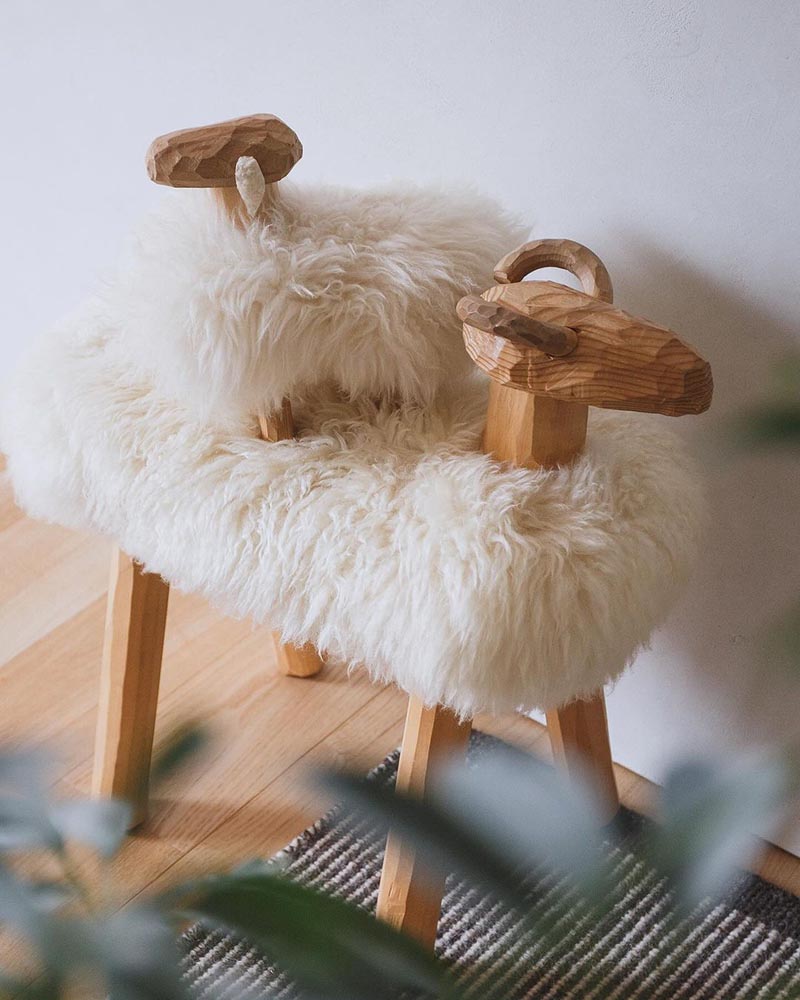 羊 スツール 北欧 羊の形のファースツール アクタス 羊 スツール 北欧