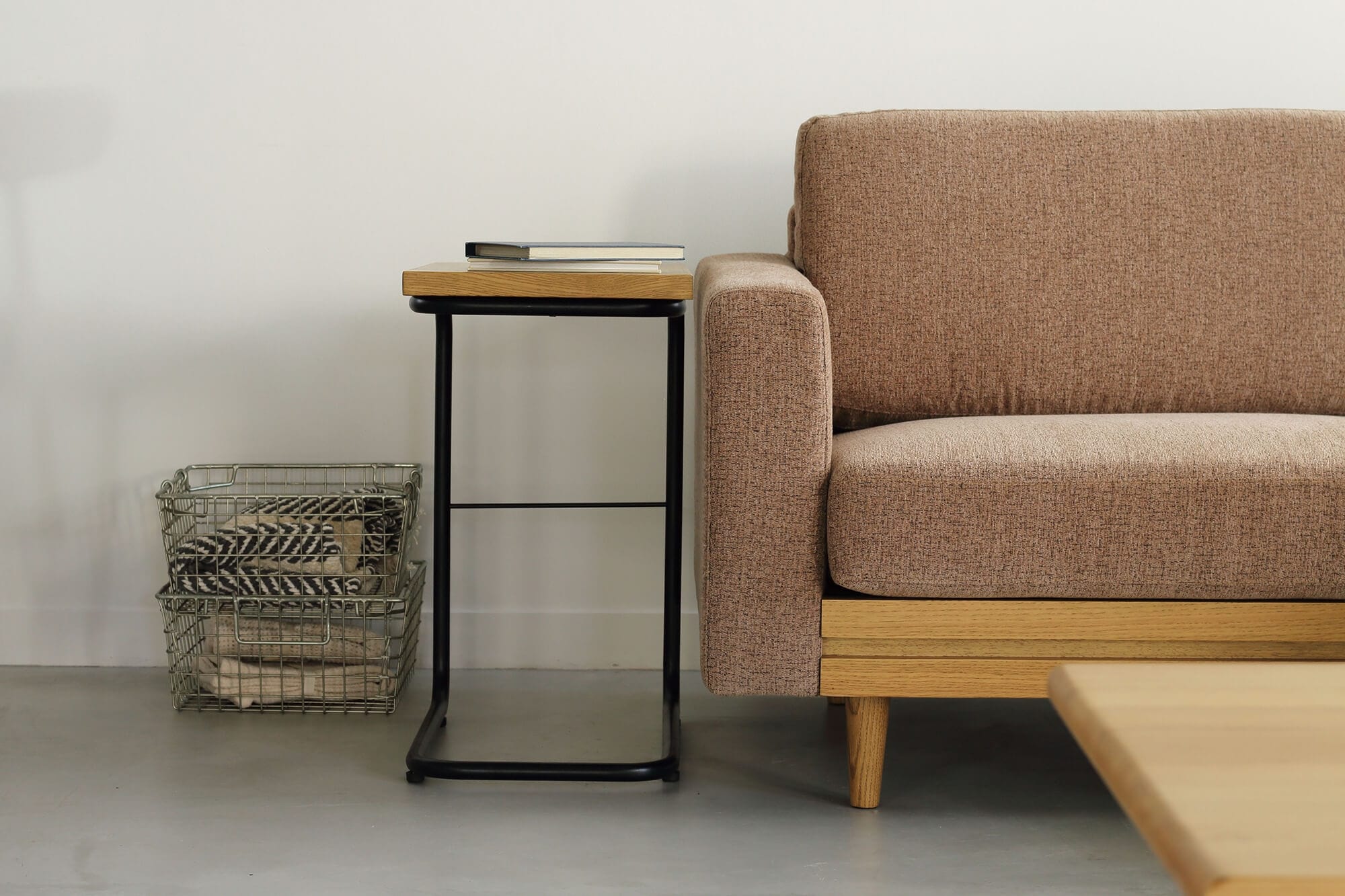 Ellen サイドテーブル ナチュラル 木目調