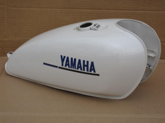 売約済み】SR400/500の純正タンクが入荷しました。 | バイクパーツの