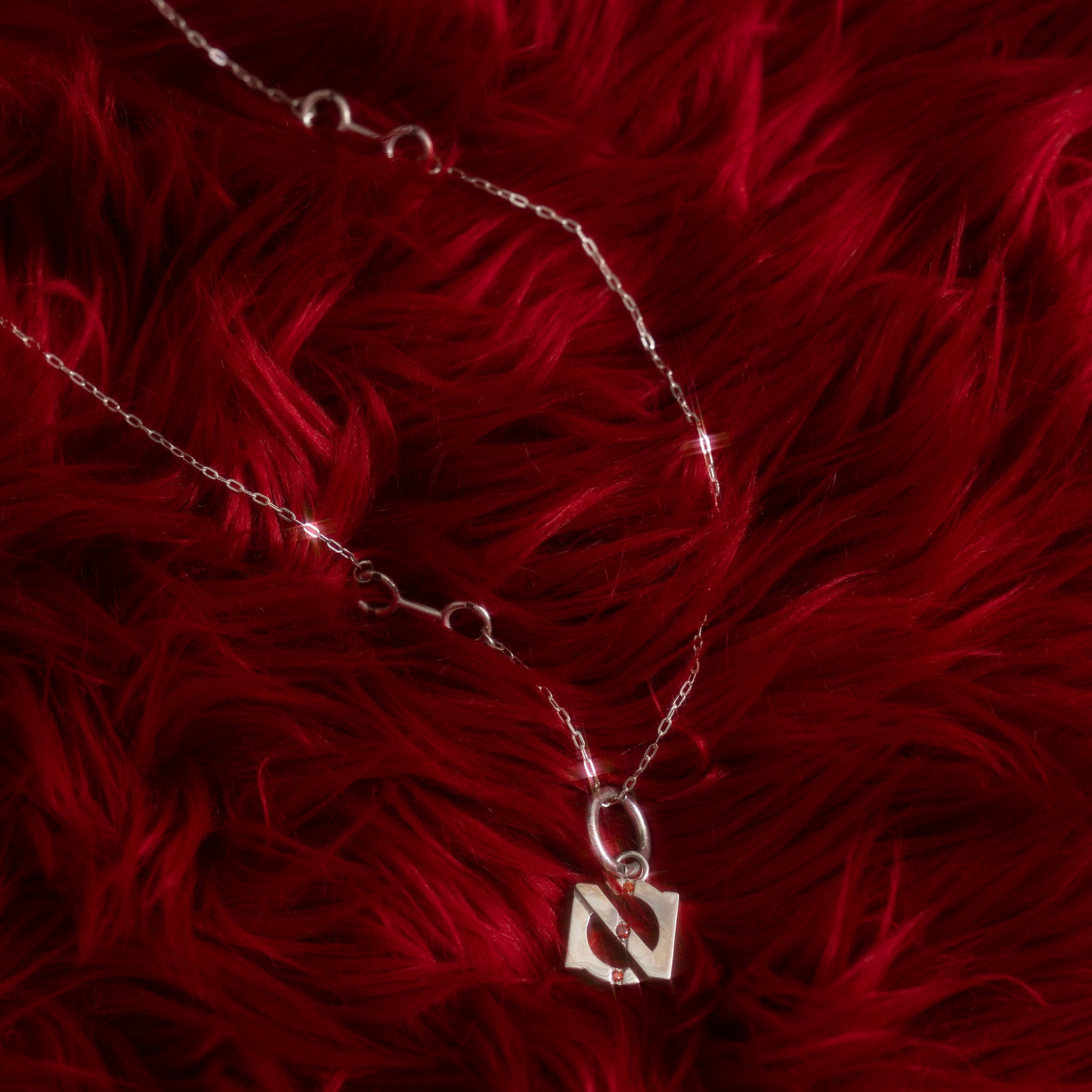 COREwithOUTER Charm – BMSG