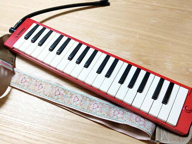 大人のピアニカ P-37ERD ストラップピン、鍵盤、演奏用パイプの