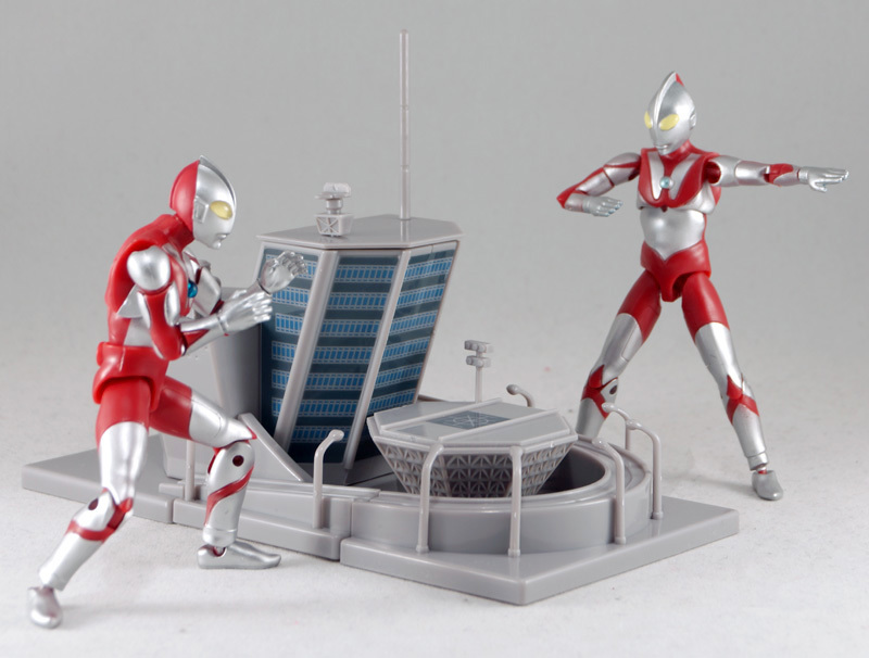 懐物ヒーロー製作所 少年科特隊にせウルトラマンに捕らわる 懐物ヒーロー