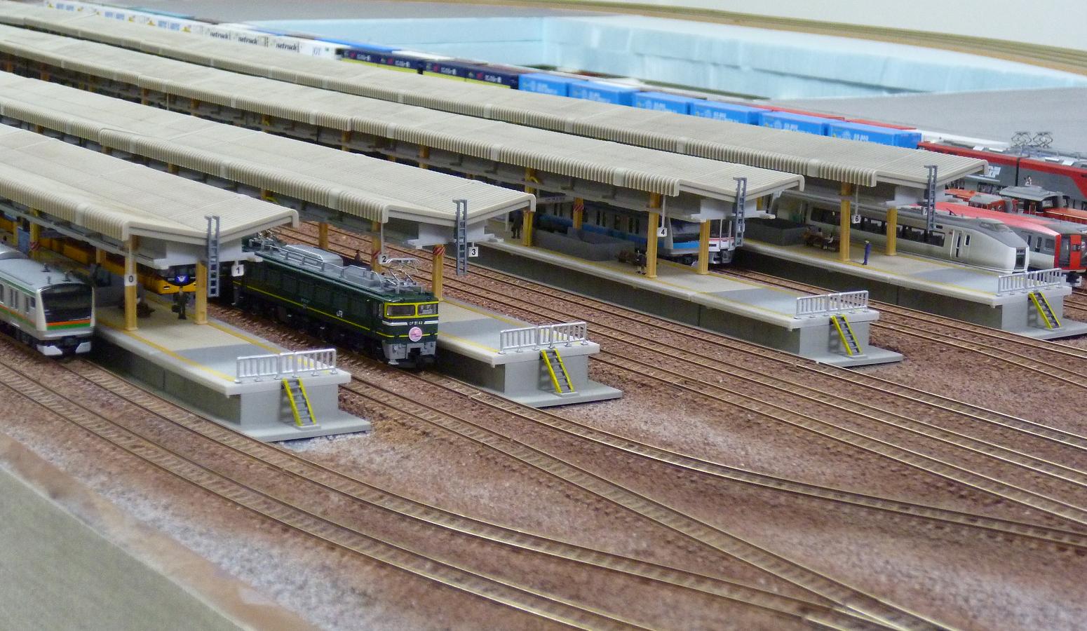 HOゲージ ローカル駅と駅前ジオラマセット HOゲージ ローカル駅と駅前