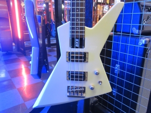 希少！FERNANDES BXB-75 エクスプローラーベース ホワイト FGI 希少