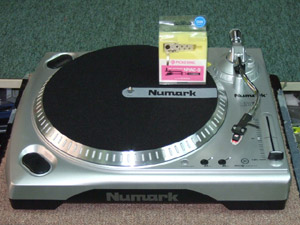 NumarkPT01 SCRATCH ポータブルレコードプレイヤー 製品情報：PT01