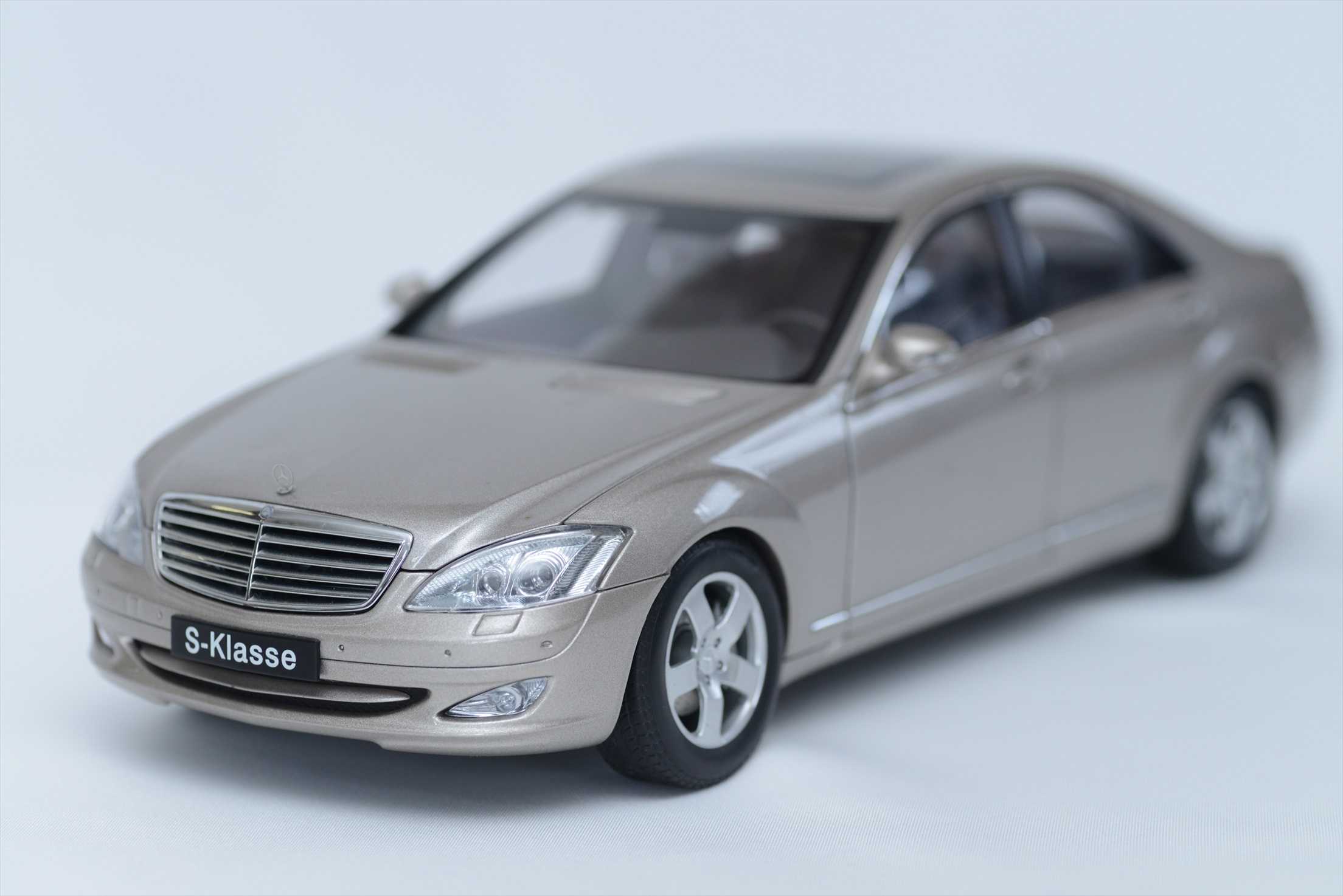 AutoArt 1/18 メルセデスベンツ Sクラス SWB S500 (W221) | 銀の備忘録