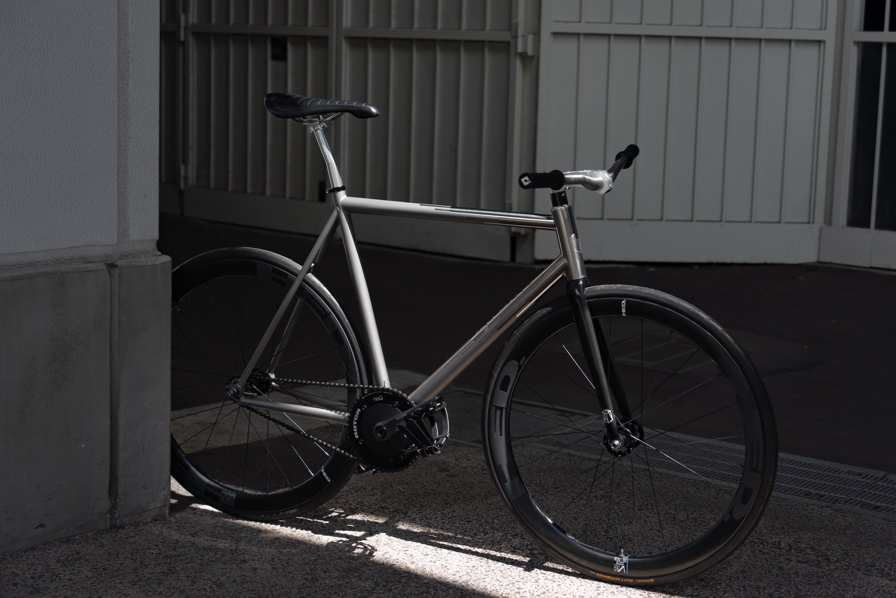 時代はチタン。本場サンフランシスコからA-Frameの取り扱いをスタート