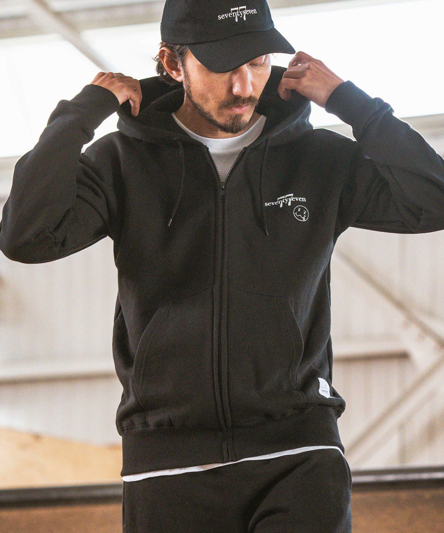 50%OFF【seventy seven(セブンティセブン)】 middle onz zip up sweat
