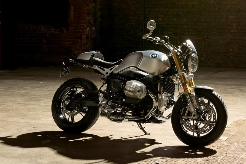 R nine T スクランブラー Option719 白/黒タンク アルミタンク＆削り