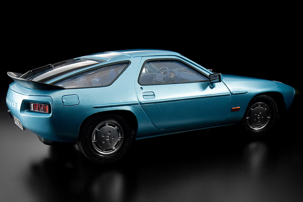 1/18 ポルシェ928カスタム Essen Garage Unveils a Bespoke Porsche
