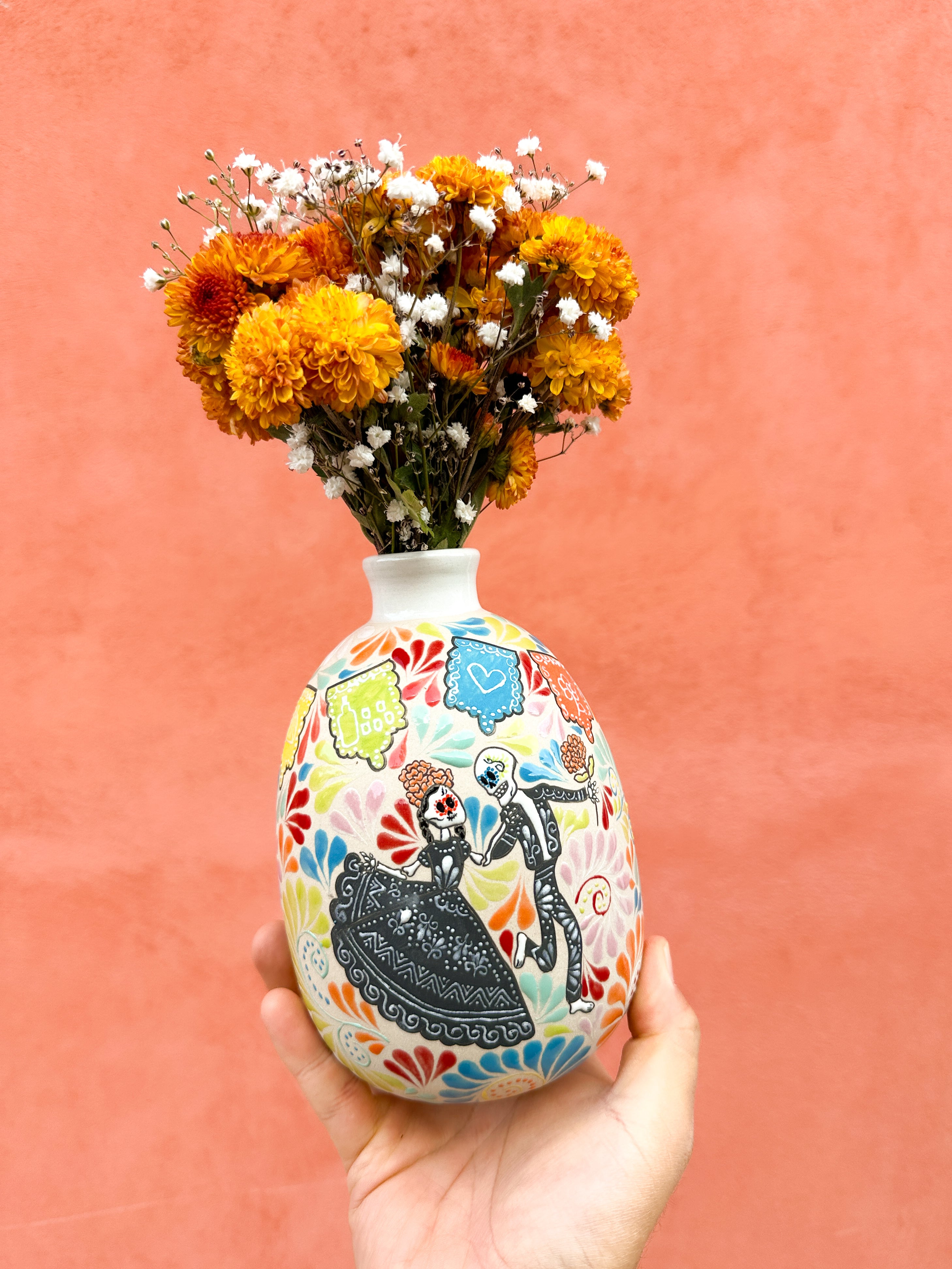 PRE-ORDER Frida & Diego Flower Vase (SHIPS IN APPROX. 6 - 14 WEEKS