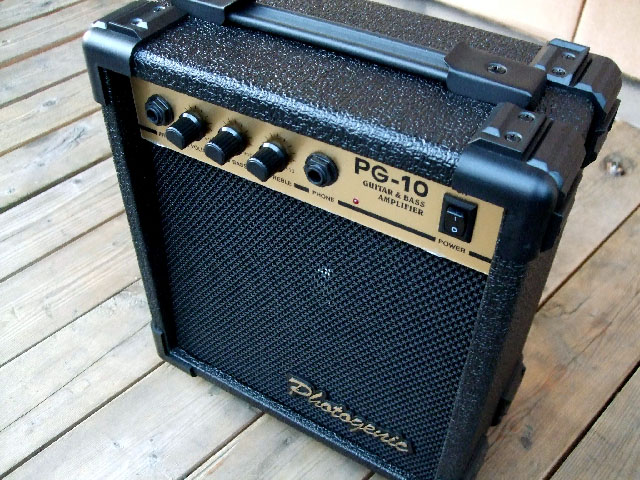 エレキギターST16とPG-10 ギター＆ベースアンプ エレキギターST16とPG-10
