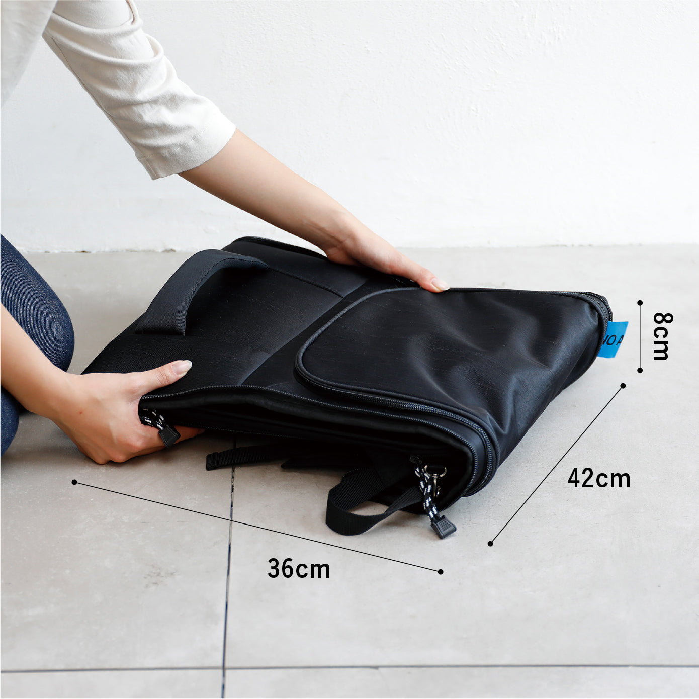 折り畳めてゲージにもなる軽量ペットリュック – シービージャパン