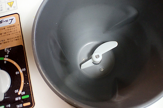 趣味の製餅：大正電機 Lニーダー（レディースニーダー）KN-1000で餅を