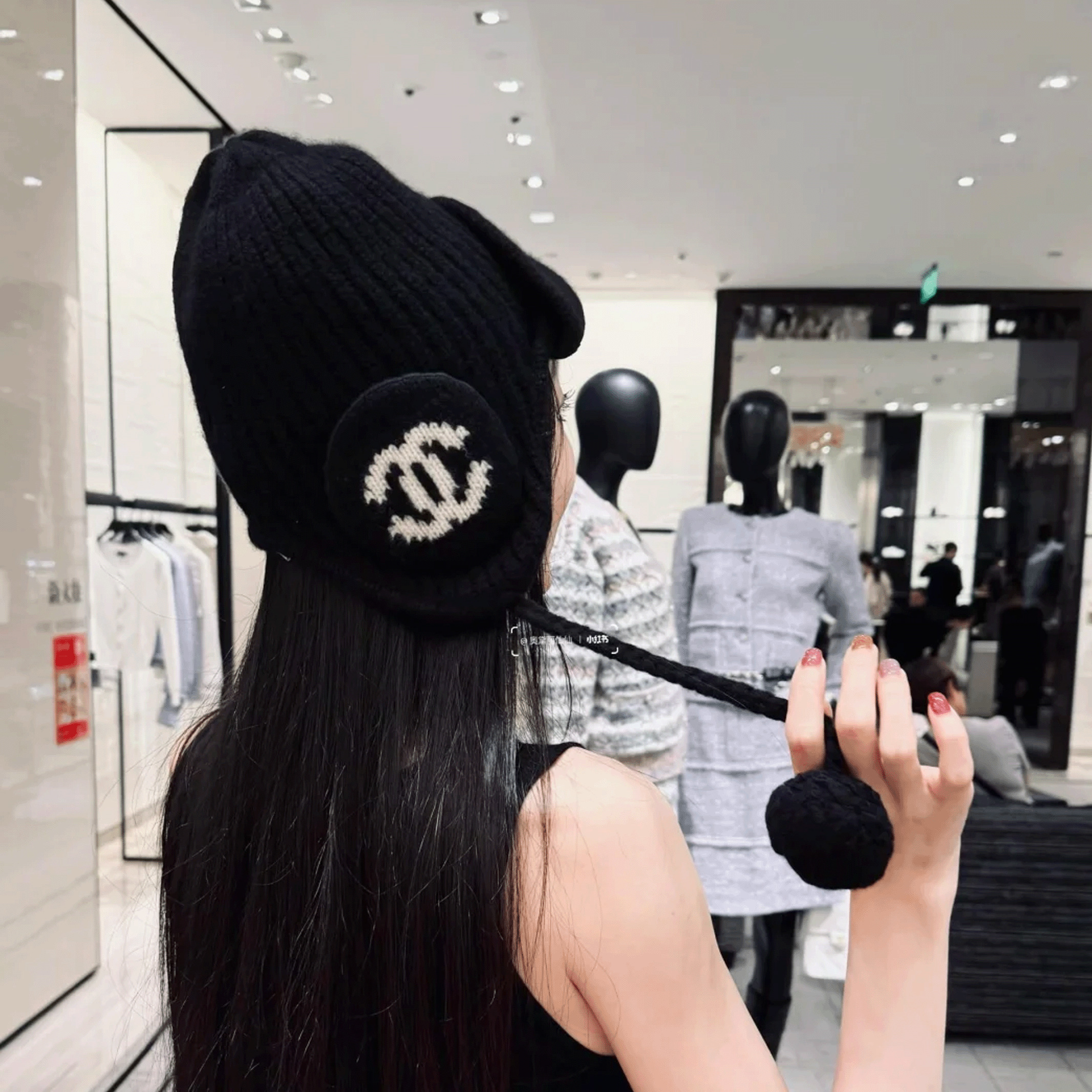 シャネル ニット帽 入手困難！ポンポン付きがキュート♪【CHANEL