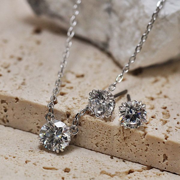 送料込＊SWAROVSKI Constella ネックレス＆ピアス セット (SWAROVSKI