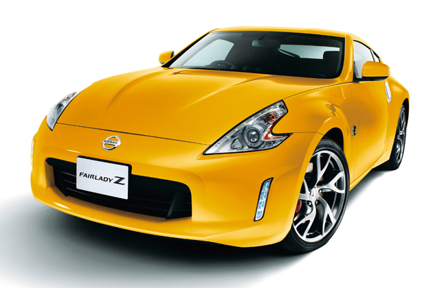 日産、「フェアレディZ」にプレミアムアルティメイトイエローを復刻