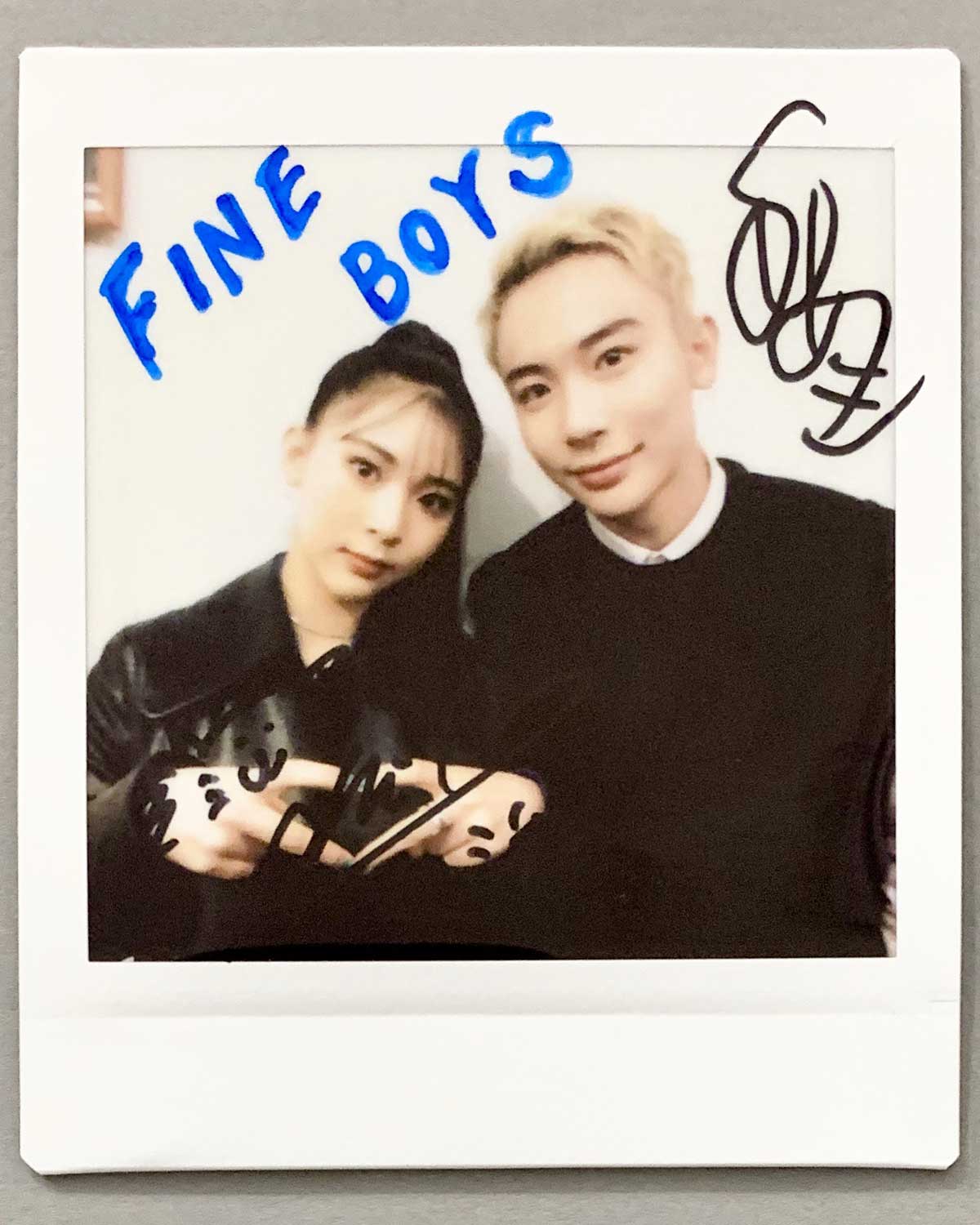 新井舞良 FINE BOY 直筆サイン入りチェキ 【公式通販】