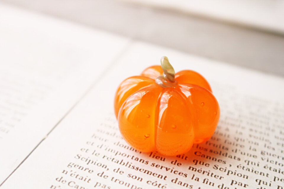 ガラスのハロウィン・ガラスのかぼちゃ ミニチュア5点セット | iichi