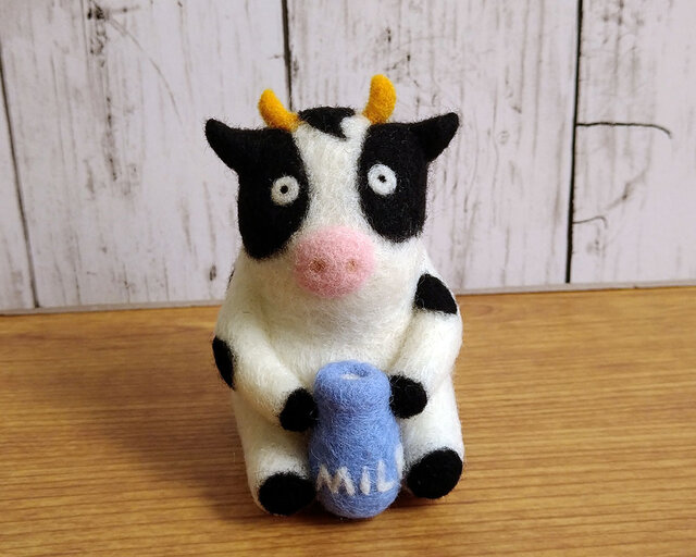 kumaneko様オーダー】羊毛フェルトのうしさん | iichi 日々の暮らしを