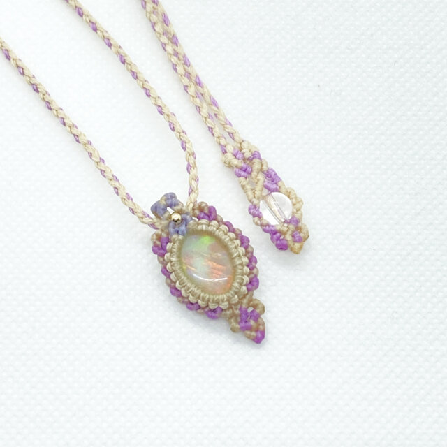 オパールのマクラメ編みネックレス【ヒカリノアメ】 | iichi 日々の