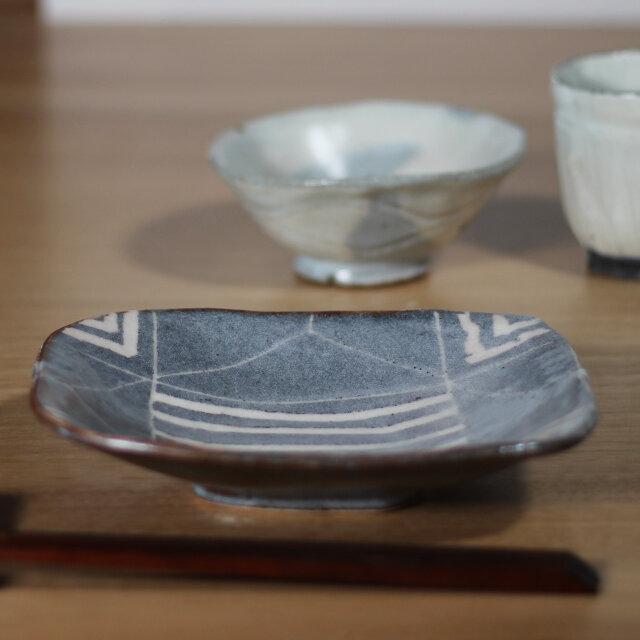 鼠志野長角皿】s304 | iichi 日々の暮らしを心地よくするハンドメイド