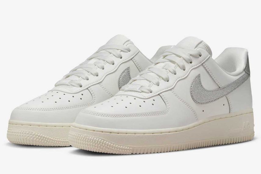 Nike Women's Air Force 1 Low 