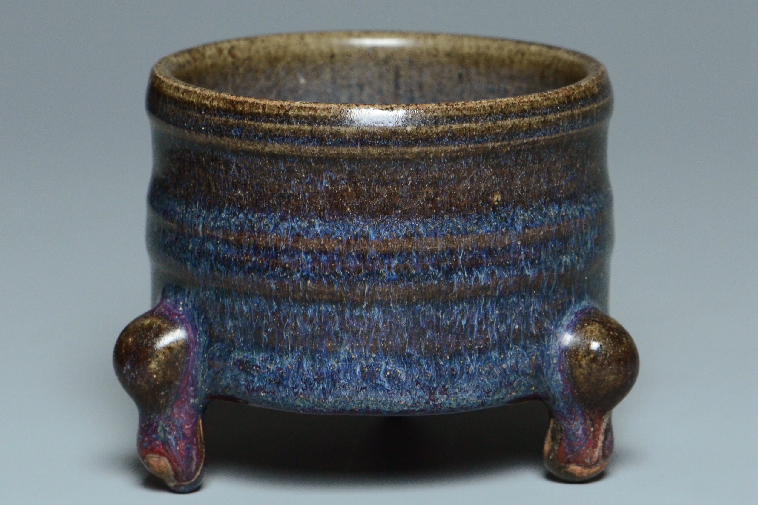 011：宋代均瑶紫纹三足炉– Rivertownantiquesauctions