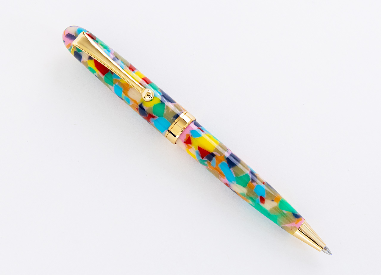 職人が削り出す 唯一無二のアクリルボールペン | 折り紙 - 大西製作所 -