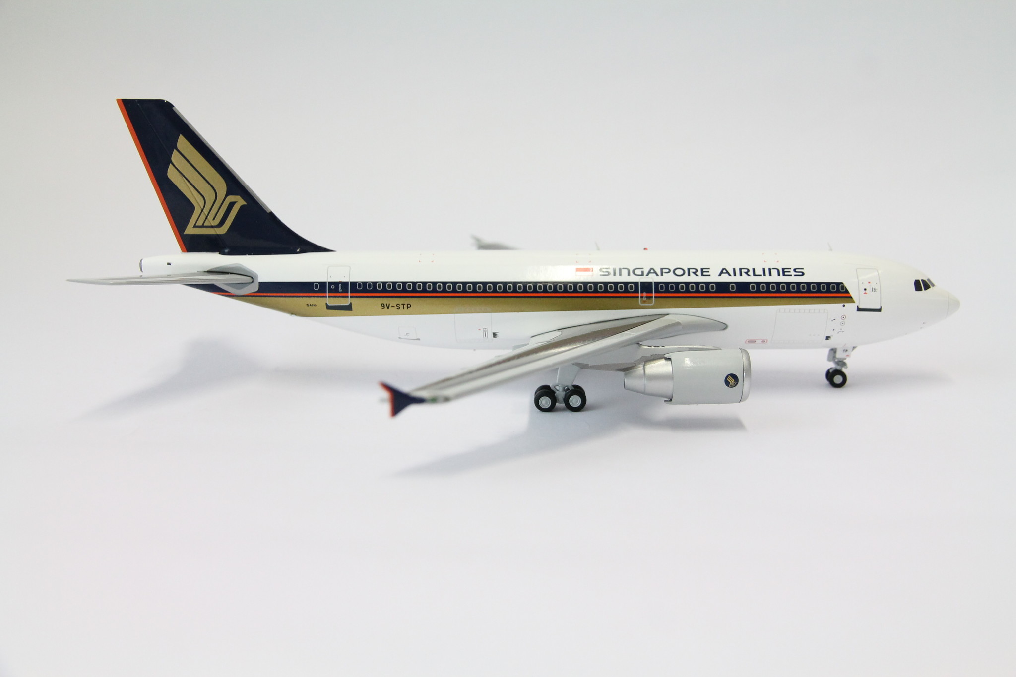 レア！1/200 シンガポール航空 エアバスインダストリーA310 9V-STN