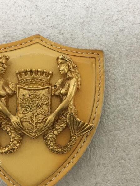 miumiu ミュウミュウ エンブレムブローチ miumiu ミュウミュウ