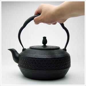 本場盛岡の南部鉄瓶 車軸型【亀甲/1.6L】（ IH対応 日本製 おしゃれ 直