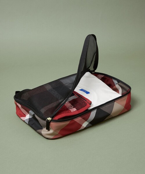 BLUE LABEL CRESTBRIDGE（ブルーレーベルクレストブリッジ）の