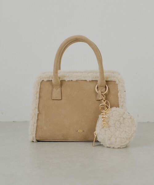 ロゴチャーム付きスエードムートンバッグ（ボストンバッグ）｜Chico