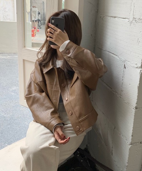 BENDER TOKYO』オーバーサイズ クロップド フェイクレザージャケット