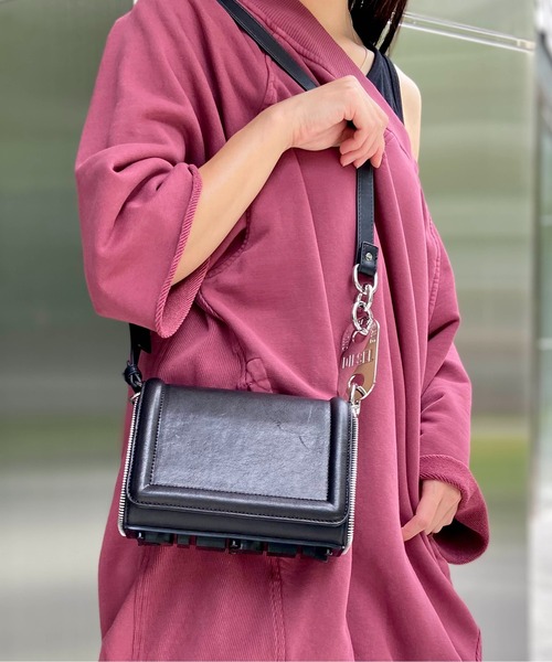 DIESEL ピンク ショルダーバッグ ロゴ付き ハンドバッグ