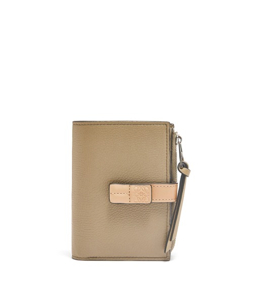 LOEWE（ロエベ）の「スリム ジップ バイフォールド ウォレット (ソフト