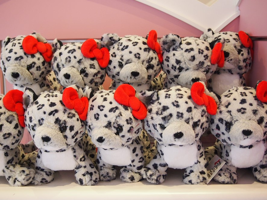 超貴重 2005年 ハローキティ USJ ピンバッジ アメリカン ダイナー 超