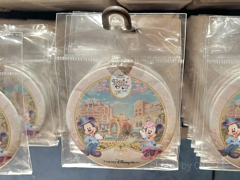 2026】ディズニー缶バッチ23選！種類＆値段まとめ！ディズニーストアで